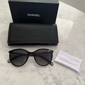 CHANEL Black Sunglasses with Gradient Smoke Lenses
